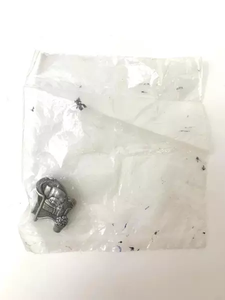 2008 Birds and Blooms Pewter Lapel Pin Limited Edition Wicker Chair Design