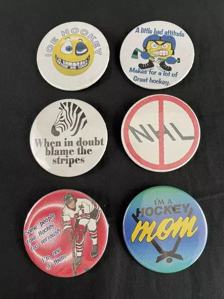 Lot of 6 Hockey Fan Booster Buttons Pins - Unique Collectibles, Pre-Owned