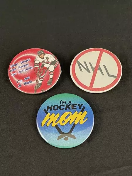 Lot of 6 Hockey Fan Booster Buttons Pins - Unique Collectibles, Pre-Owned