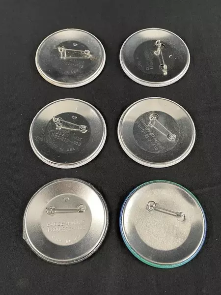 Lot of 6 Hockey Fan Booster Buttons Pins - Unique Collectibles, Pre-Owned
