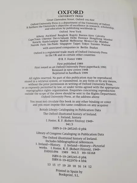 The Oxford Illustrated History of Ireland by R.F. Foster 1999 Paperback