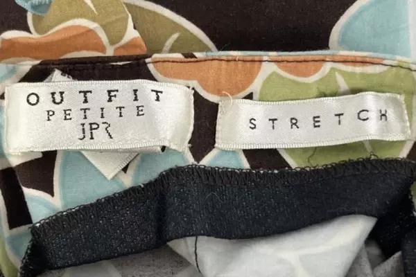 Outfit Petite Size 6 A-Line Skirt Black Blue Floral Stretch Back Zip