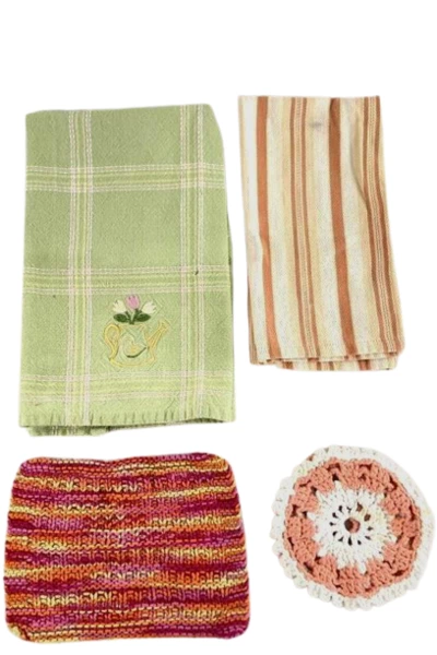 Lot of 4 Spring Easter Kitchen Linens Tea Towels & Hot Pads - Pre-Owned