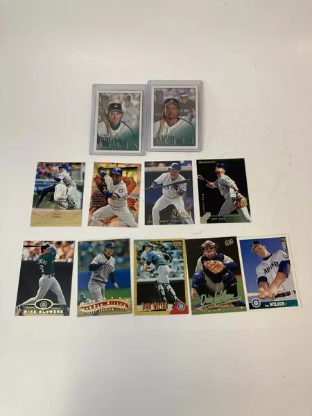 Lot of 11 Seattle Mariners Baseball Cards - Upper Deck & Donruss