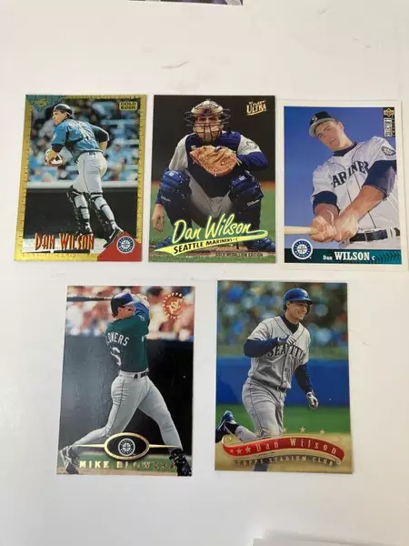 Lot of 11 Seattle Mariners Baseball Cards - Upper Deck & Donruss