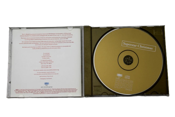 Superstar Christmas Music CD - Tony Bennett, Michael Bolton, Mariah Carey