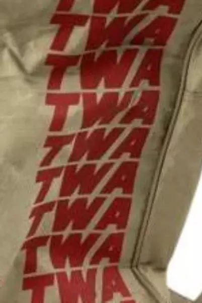 Vintage TWA Airlines Gateway Vacations Carry On Bag Luggage Beige Red Logo