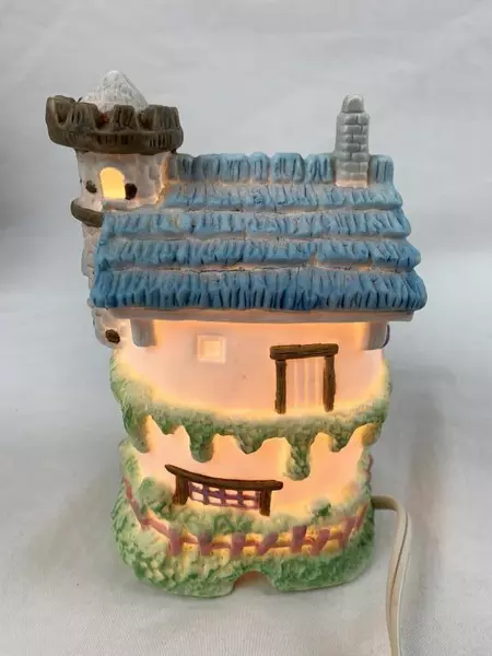 1992 Beachwood Ltd. Lighted Hand-Painted Easter Police Station House Decor