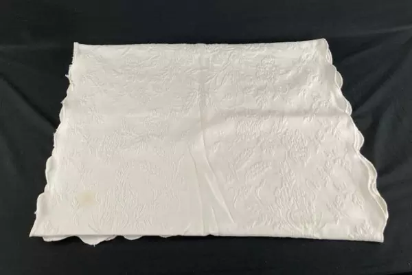 Floral White Fabric Cutter Runner Lot 25"x76" Pre-Owned Crafts Decor