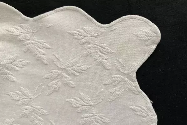 Floral White Fabric Cutter Runner Lot 25"x76" Pre-Owned Crafts Decor