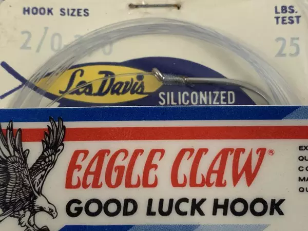 Lot of 4 Les Davis Velux Salmon Leaders & 8 Eagle Claw Hooks - Fishing Gear