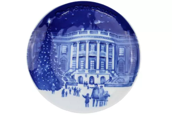 Royal Copenhagen Bing 1987 Christmas Eve Collector Plate 5" Blue & White
