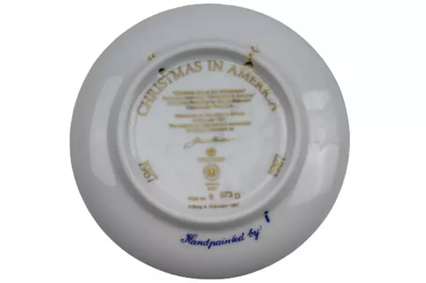 Royal Copenhagen Bing 1987 Christmas Eve Collector Plate 5" Blue & White