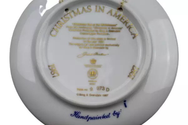 Royal Copenhagen Bing 1987 Christmas Eve Collector Plate 5" Blue & White