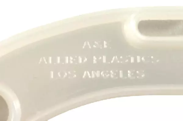 Lot of 20 White Plastic Hangers for Children Kids Pre-Owned Condition