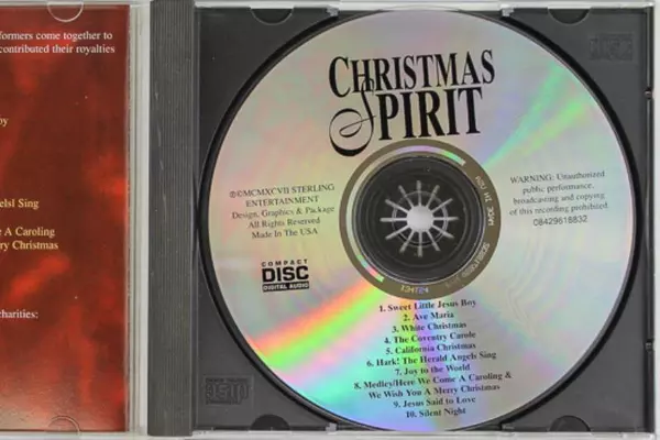 Christmas Spirit Music Collection CD 1997 Pat Boone Chaka Khan Pre-Owned