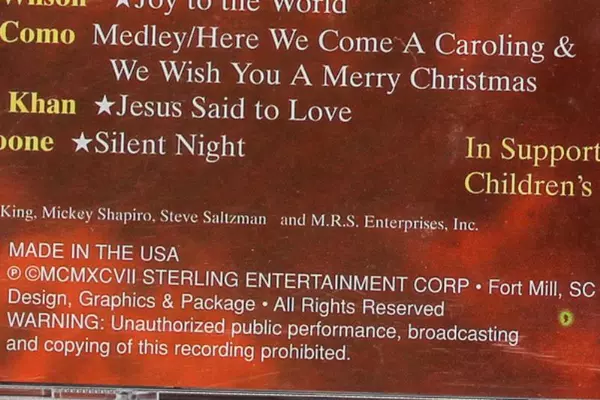 Christmas Spirit Music Collection CD 1997 Pat Boone Chaka Khan Pre-Owned