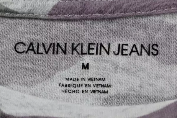 Calvin Klein Women's Camouflage Crop Top M Purple Gray Short Sleeve Top