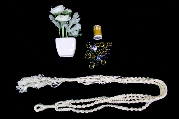 Lot of 4 Vintage Home Decor: Flowers, Macramé Hanger, Shaker & Stones