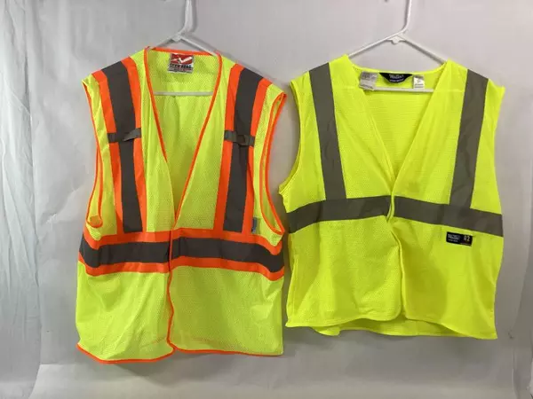 Lot of 2 Class 2 Safety Vests 2XL/3XL & Yellow Drawstring Bag - Open Road