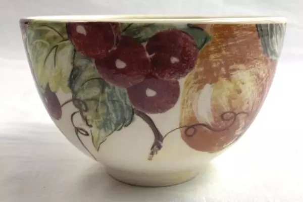 Pier 1 Hand Painted Earthenware Bowl Cream Fruit Pattern Italy 6.5"