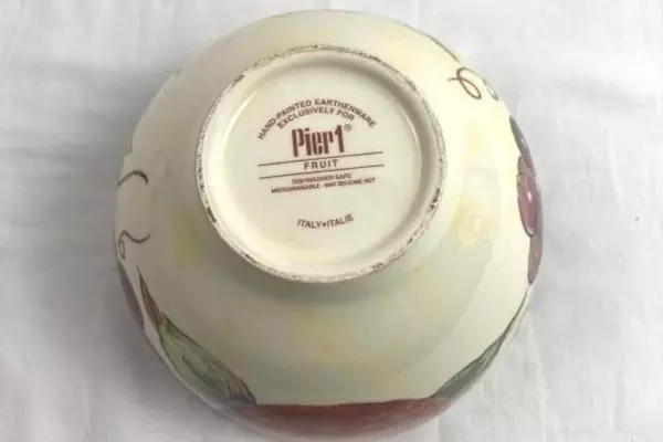 Pier 1 Hand Painted Earthenware Bowl Cream Fruit Pattern Italy 6.5"