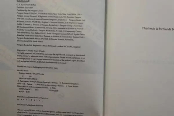 Stuart Woods Strategic Moves Hardcover Book 2011 - Stone Barrington Novel