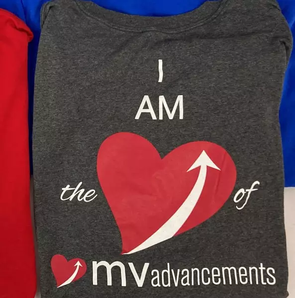 Lot of 4 Men's XL T-Shirts Gildan Hanes Port & Company Blue Red Gray