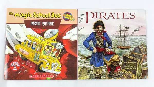 Lot of 2 Children's Books: Magic School Bus Inside Ralphie & Pirates