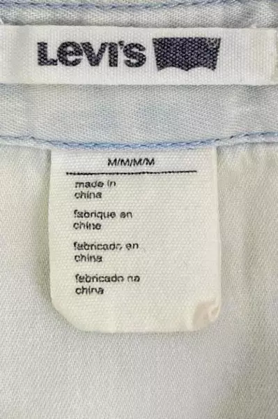 Vintage Levi's Distressed Denim Button-Up Shirt Women's M Light Wash Pre-Owned