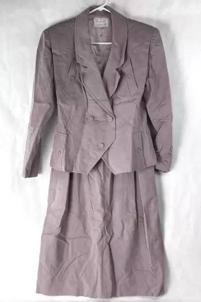Susan Lorelle Women's 2-Piece Skirt Suit Small Lavender Purple Pre-Owned