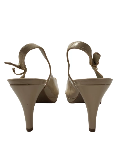 Bandolino Women's Beige Peep Toe Heels 9.5M Adjustable Strap, Good Condition