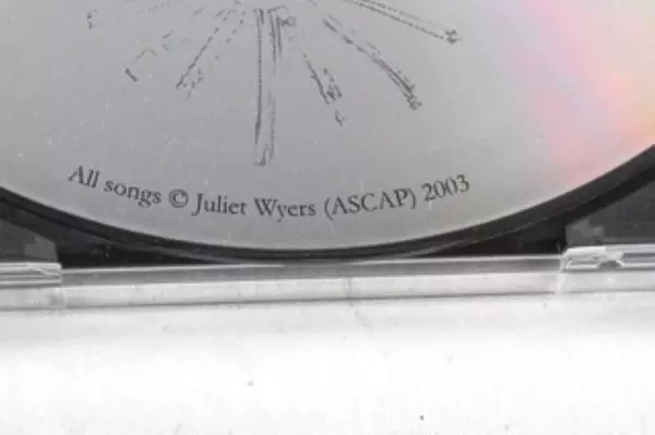 Juliet Wyers "Clear" Audio CD 2003 Folk Rock Pre-Owned, Sold As-Is