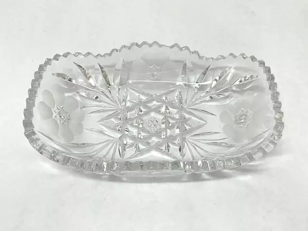 Vintage American Brilliant Glass Bowl Daisy Leaf Star Sawtooth Rim - Chips