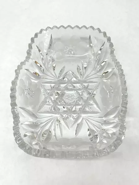 Vintage American Brilliant Glass Bowl Daisy Leaf Star Sawtooth Rim - Chips