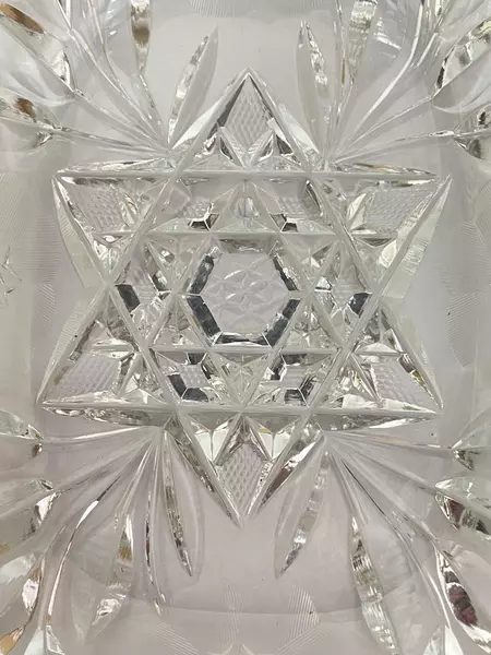 Vintage American Brilliant Glass Bowl Daisy Leaf Star Sawtooth Rim - Chips