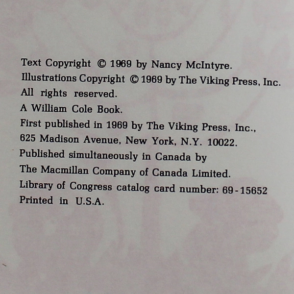 It's A Picnic Cookbook by Nancy Fair McIntyre 1969 Viking Press HC Dust Jacket