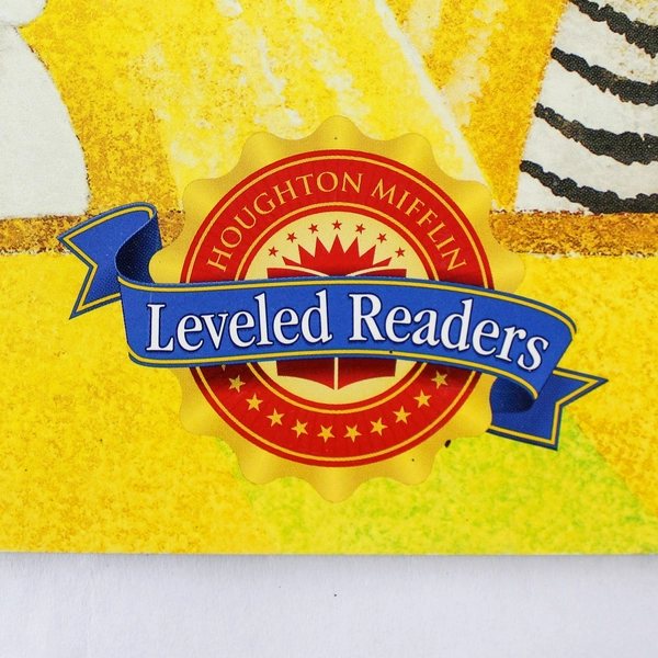 Lot of 4 Houghton Mifflin Earthworms & The Tiger's Promise Books - Pre-Owned