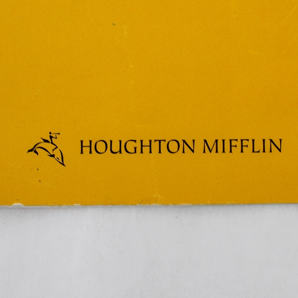 Lot of 4 Houghton Mifflin Earthworms & The Tiger's Promise Books - Pre-Owned