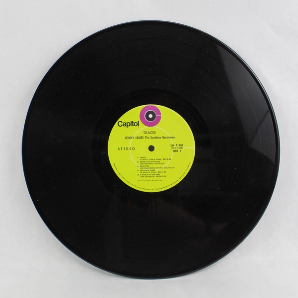 Sonny James Traces Vinyl Record 1972 33 RPM Capitol Southern Gentleman