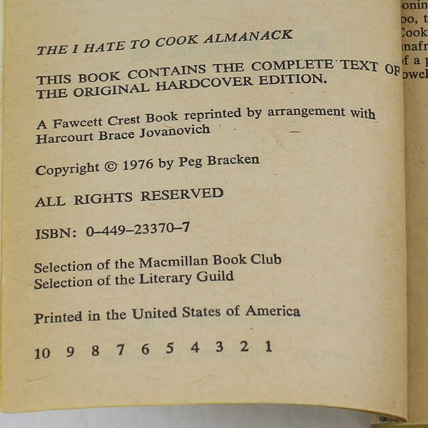 I Hate To Cook Almanack by Peg Bracken 1976 Fawcett Crest Paperback Book