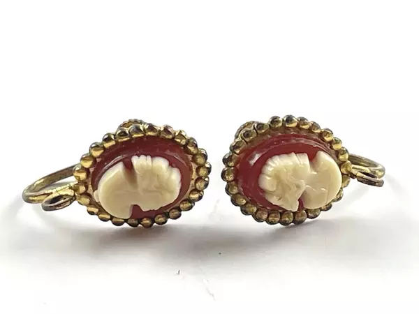 Vintage Gold Tone Hand Carved Shell Cameo Clip on Earrings