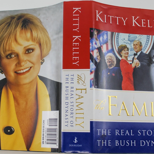 The Family by Kitty Kelley First Edition HC Bush Dynasty - Pre-owned, Stains