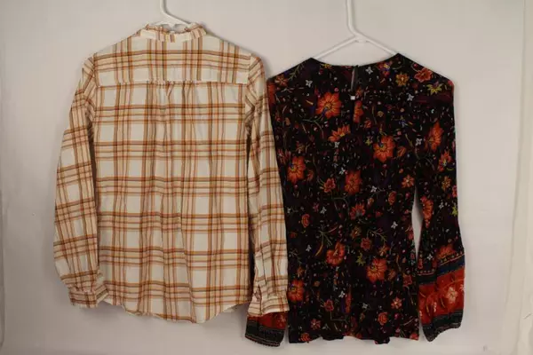 Lot of 2 Women's Tops XS Old Navy Floral & Amazon Essentials Long Sleeve Shirts