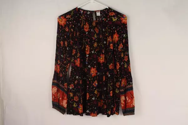 Lot of 2 Women's Tops XS Old Navy Floral & Amazon Essentials Long Sleeve Shirts