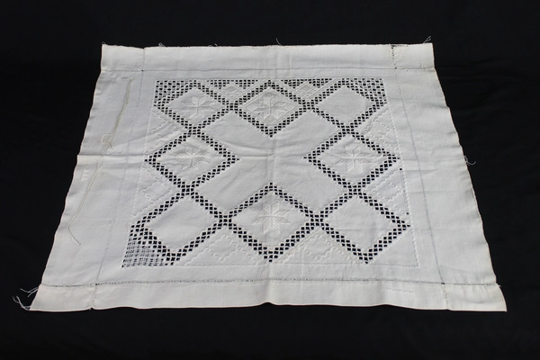 Vtg 24" Square Tea Tablecloth & Napkin with Catwork Embroidery, Stained