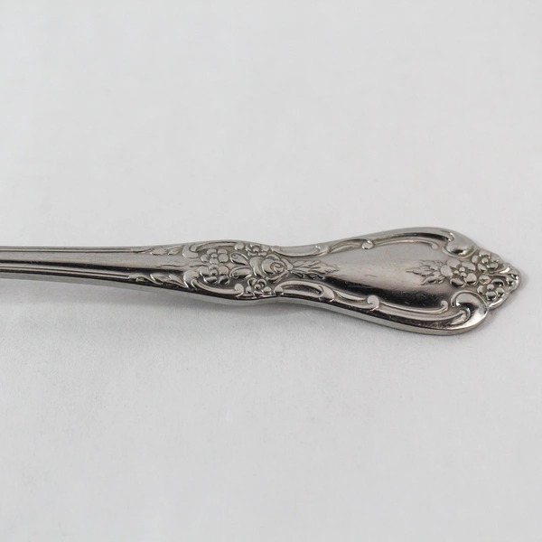 Oneida Distinction Deluxe Serving Spoon Kennett Floral Stainless Steel 8.5"
