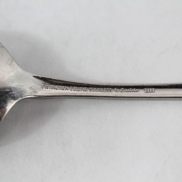 Oneida Distinction Deluxe Serving Spoon Kennett Floral Stainless Steel 8.5"