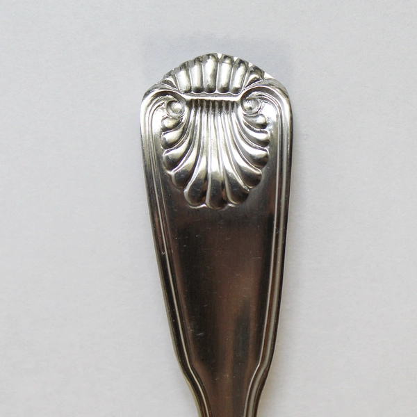 Towle 18/8 Stainless Steel  Teapoon London Shell Pattern 7 in Single Flatware 