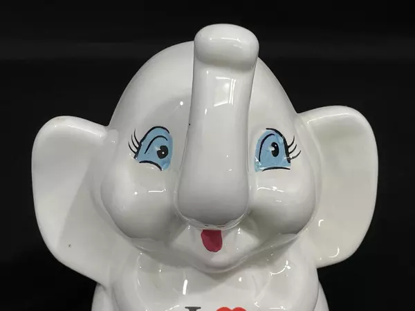 I Heart Hawaii Ceramic Elephant Coin Bank - Pre-Owned Vintage Decor